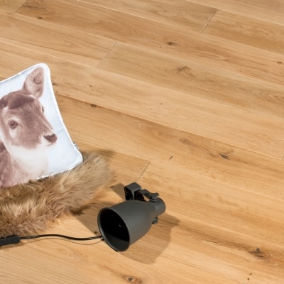 Parchet triplustratificat