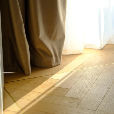 Casă M.C.-parchet triplustratificat herringbone